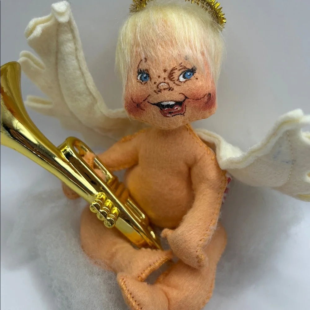 Annalee Angel cherub with gold horn